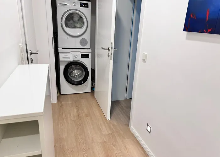 Raum2Go - No1 Modernes Ruhiges 2-Schlafzimmer Apartment City & Park