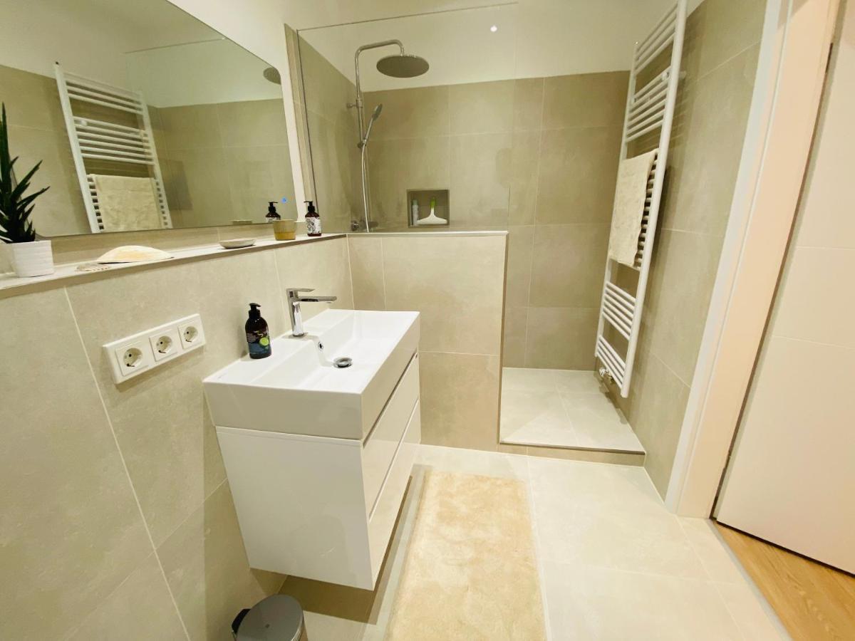 Apartment Raum2go - No1 Modernes Ruhiges 2-schlafzimmer & Park *